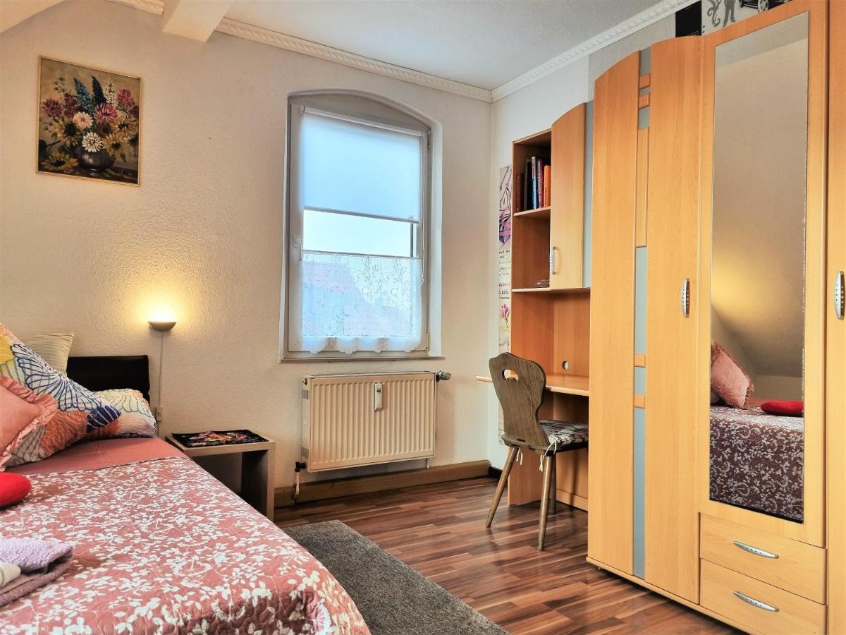 Apartment Bayreuth, Grosse Ferienwohnung Im Haus Mit Kunst, 3 Schlafzimmer, Kueche, Parkplatz Екстериор снимка