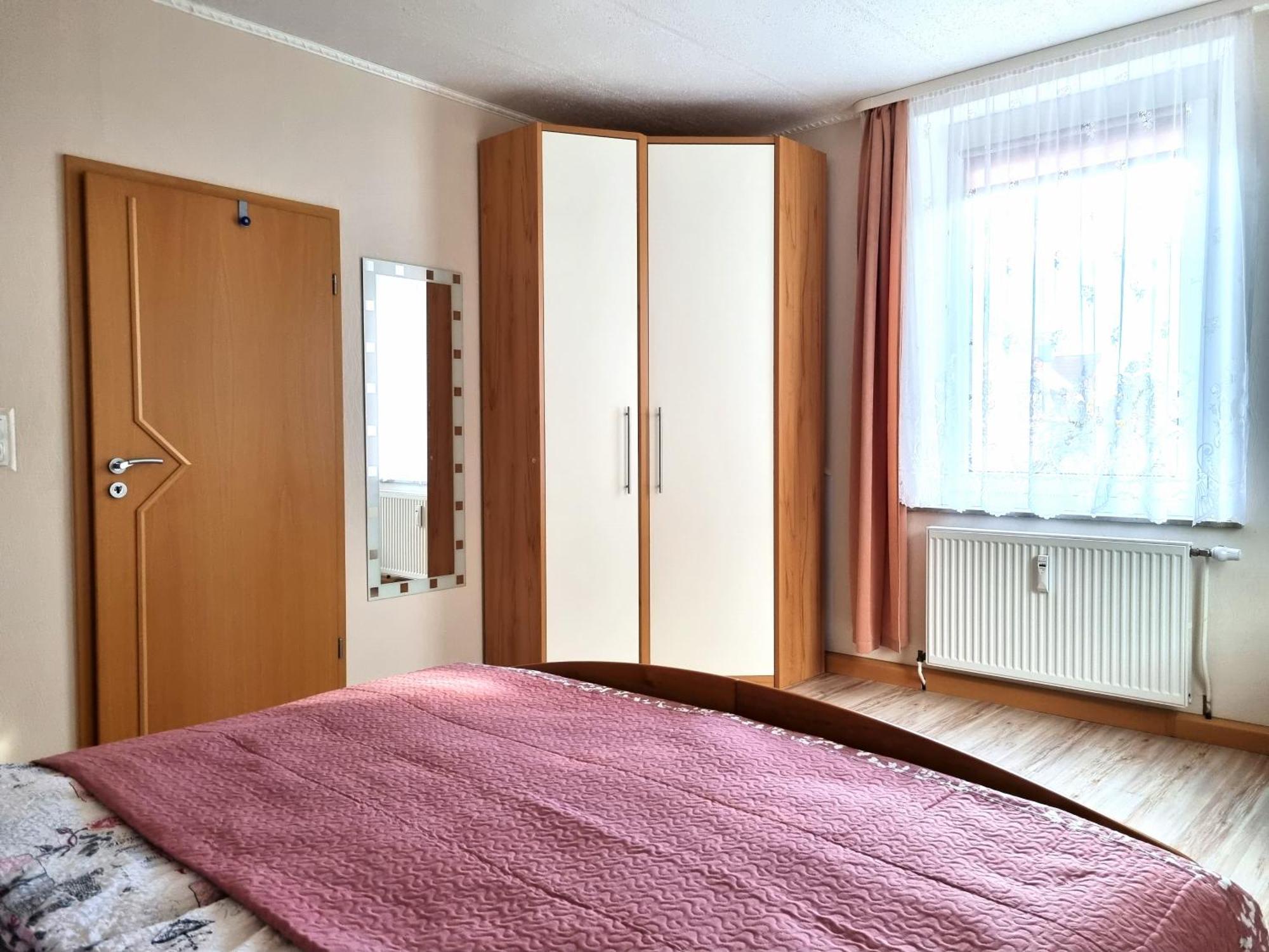 Apartment Bayreuth, Grosse Ferienwohnung Im Haus Mit Kunst, 3 Schlafzimmer, Kueche, Parkplatz Екстериор снимка